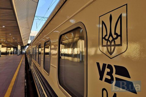 "Укрзализныця" в первый день после карантина перевезла 48 тыс. человек электричками и 6 тыс. - поездами