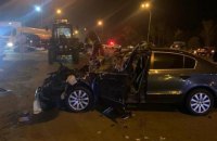 На Броварському проспекті легковик зіткнувся з автобусом, шестеро осіб постраждали