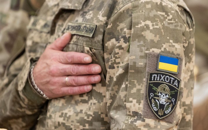 Збільшення кількості людей в армії не має бути відповіддю на дії РФ, – Хмара
