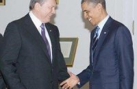 Янукович поздравил Обаму с Днем независимости США