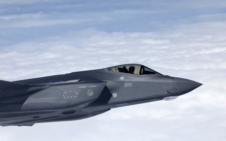 Bloomberg: Китай отримав деталі F-35, перенаправлені до Гонконгу під час доставки