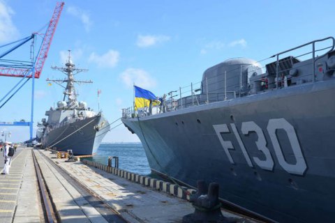 Порошенко подписал закон, расширяющий зону контроля Украины в Черном море