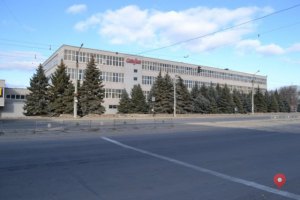 Из-за обвала крыши швейной фабрики в Луганске погибла женщина