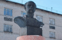 В Стаханове украли памятник Шевченко 