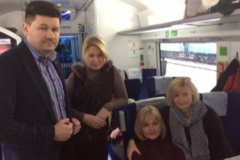 Цеголко і 9 нардепів вирушили до Росії підтримати Савченко в суді