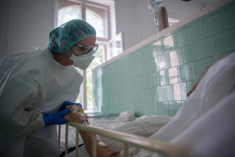 В четырех областях больницы первой волны заполнены более чем на 70%