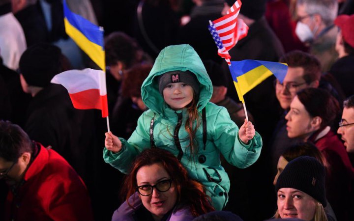 Байден і Макрон проведуть нараду щодо нового наступу Росії на Україну