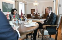 Рінкевичс закликав Грузію приєднатися до санкцій ЄС проти Росії