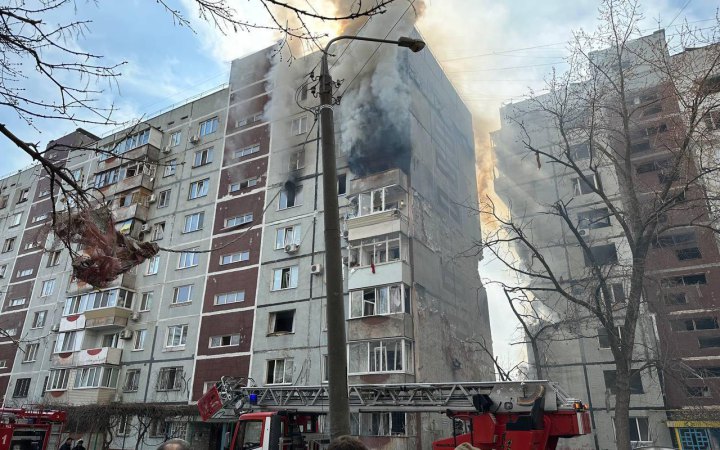 Унаслідок російських ударів по будинках в Запоріжжі поранені 34 людини, одна загинула (оновлено)