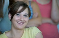Читатели LB.ua помогли девочке из детского дома устроиться в Киеве