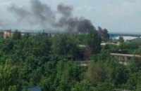 В Донецке из-за обстрела загорелся рынок возле ж/д вокзала