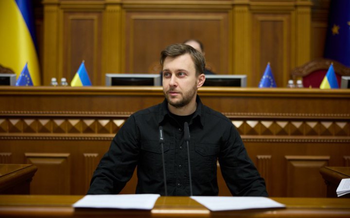 Зеленський не підписав 44 ухвалені Радою закони, - нардеп Лозинський
