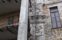 Семье девочки, погибшей из-за падения балкона, выделили 100 тыс. гривен 