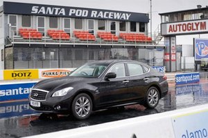 Седан Infiniti M35h попал в Книгу рекордов Гиннеса