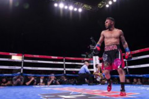 Кансио, пробив печень соперника, защитил титул чемпиона WBO