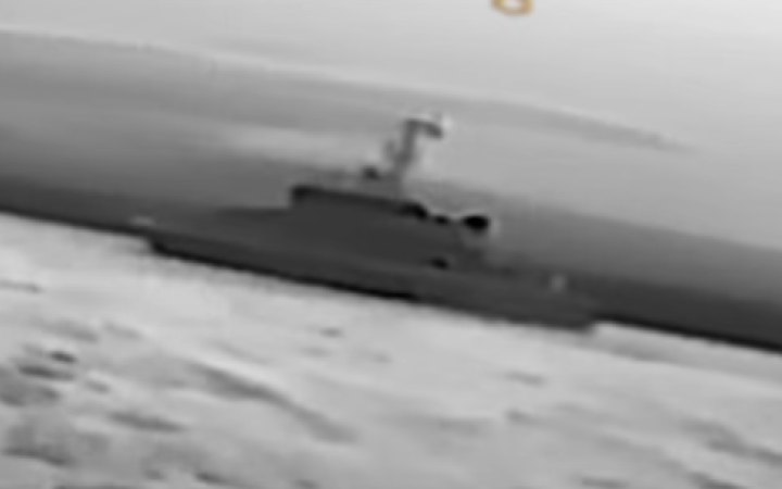 ВМС уразили російські катери, які охороняли Керченський міст