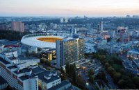 Азаров приказал построить в центре Киева каток и бассейн