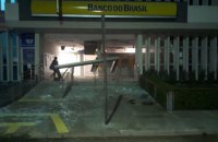 У Бразилії озброєні грабіжники за добу атакували банки в двох містах і взяли заручників