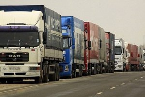 На украинско-белорусской границе застряли сотни украинских фур 