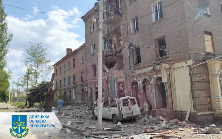Внаслідок ворожого обстрілу Костянтинівки загинули двоє людей, ще десять поранені