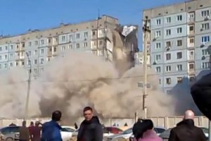 В Астрахани рухнул подъезд 9-этажного дома