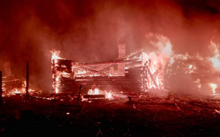 На Чернігівщині росіяни поранили залізничника, влучили по обʼєкту мобільного звʼязку 
