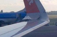 В аэропорту Амстердама столкнулись два пассажирских самолета