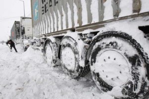 В Днепропетровской области 60 фур спасли из снежных заносов 