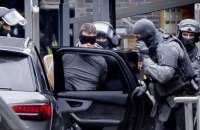 Поліція Нідерландів затримала чоловіка, який взяв у заручники чотирьох людей