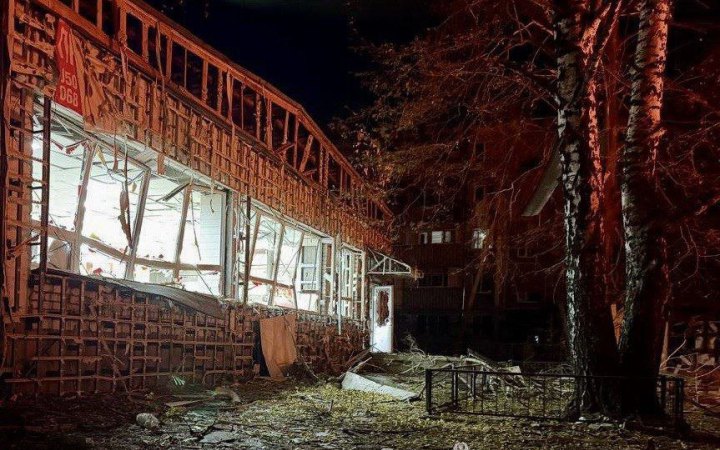 Росіяни обстріляли Синельникове на Дніпропетровщині: троє загиблих, кількість поранених зросла (оновлено)