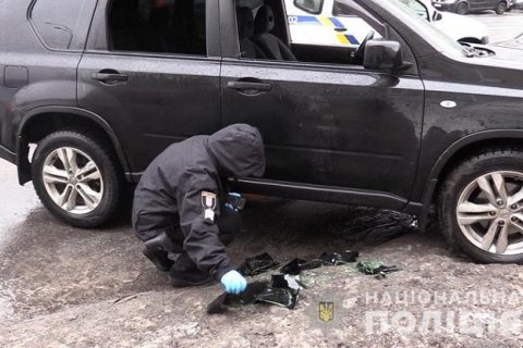 ​У Києві грабіжники відібрали у водія сумку з $40 тис. і 350 тис. гривень