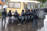 В Киев из Межигорья стянули 25 автобусов "Беркута"