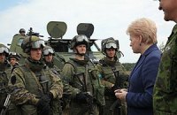 Литва намерена возобновить обязательный призыв