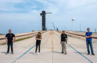 Цивільні астронавти від SpaceX планують полетіти у космос 15 вересня