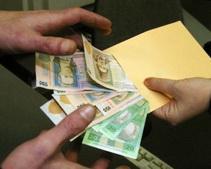 Руководство днепропетровской фирмы попалось на выдаче зарплаты «в конвертах»