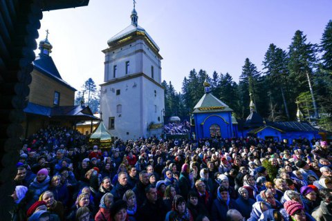 На выходных в центре Киева частично перекроют движение транспорта из-за крестного хода