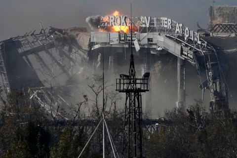 Порошенко пообещал восстановить Донецкий аэропорт