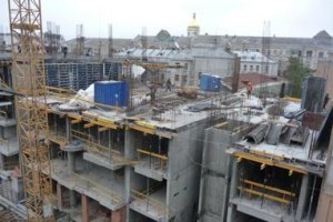 Скандальную застройку возле Софии Киевской сносить не собираются