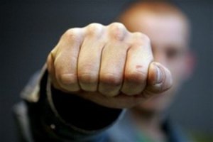 Под Киевом гаишники избили и ограбили журналиста