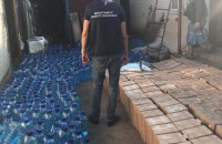 В Харьковской области изъяли почти 10 тысяч литров контрафактного алкоголя и 32 тысячи пачек сигарет