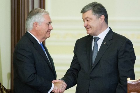 Тиллерсон подтвердил решение США предоставить Украине летальное оружие