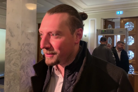 Безгин: "Пусть у депутатов без сертификатов будут проблемы с доступом в Раду"