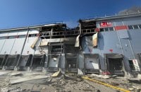  На Одещині через атаку РФ загорівся поштовий термінал