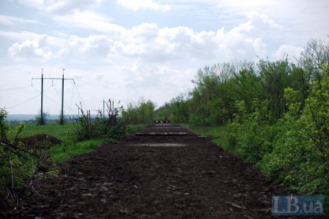 Вблизи Майорска двое гражданских подорвались на сельской дороге