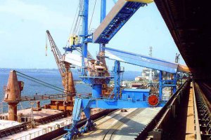 Прокуратура возбудила дело о продаже земучастков порту Фирташа в Николаеве
