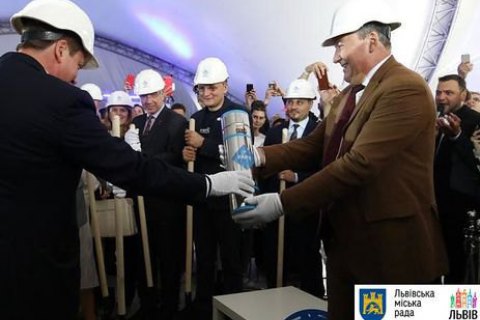 Во Львове заложили символическую капсулу на месте стоительства IT-парка