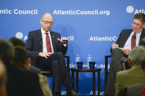Яценюк - лидерам США и ЕС: вы не имеете права отменять санкции против России, пока Украина не вернет Донбасс и Крым