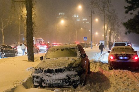 Непогода обесточила 170 населенных пунктов в разных областях Украины