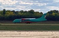 Самолет с депутатами ОПЗЖ просился сесть в Полтаве, пассажиров не выпустили