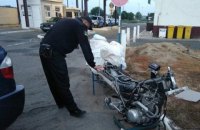 На границе с Венгрией пограничники обнаружили в багажнике легкового BMW мотоцикл